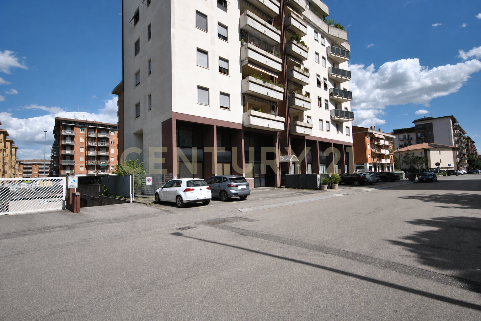 Ufficio con giardino in via adriano cristofoli 40, Verona