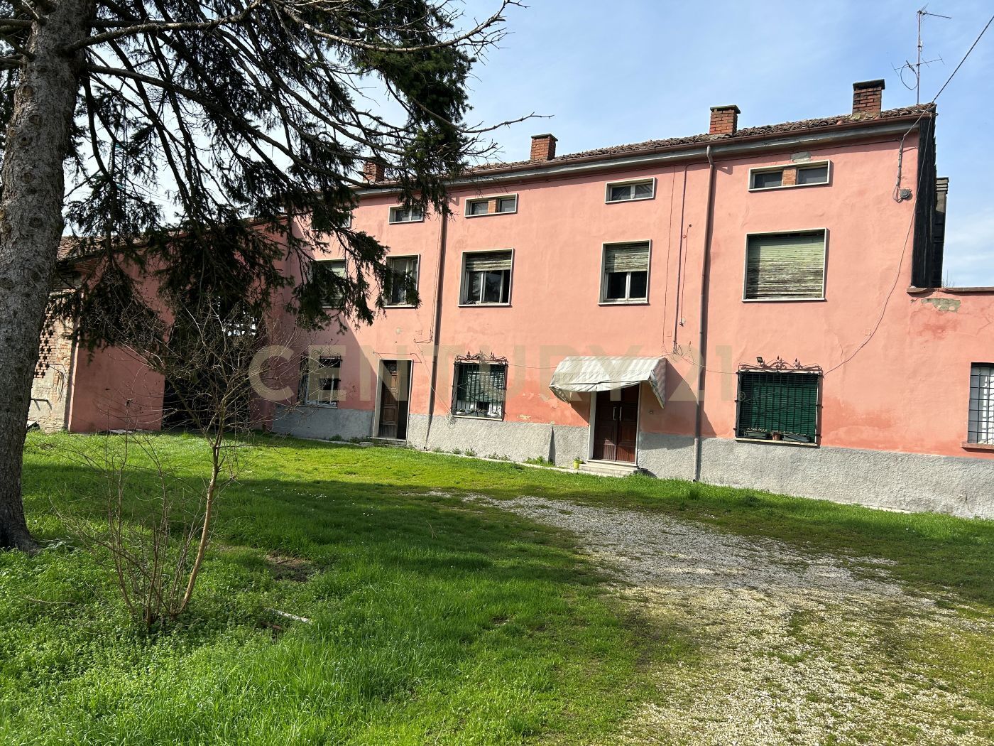 Rustico da ristrutturare in strada fossato novo pedemonta 3, Ostiglia