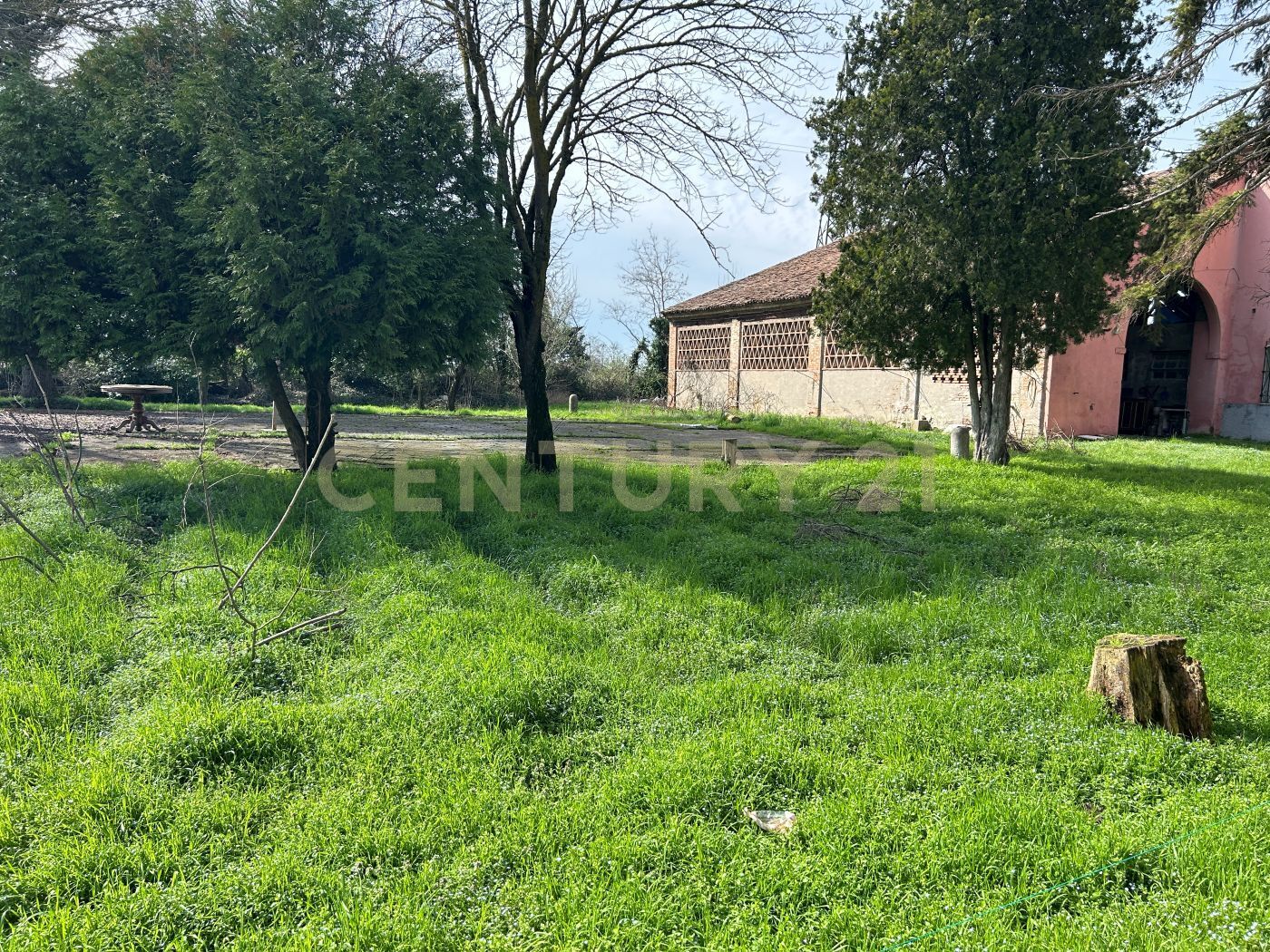 Rustico da ristrutturare in strada fossato novo pedemonta 3, Ostiglia