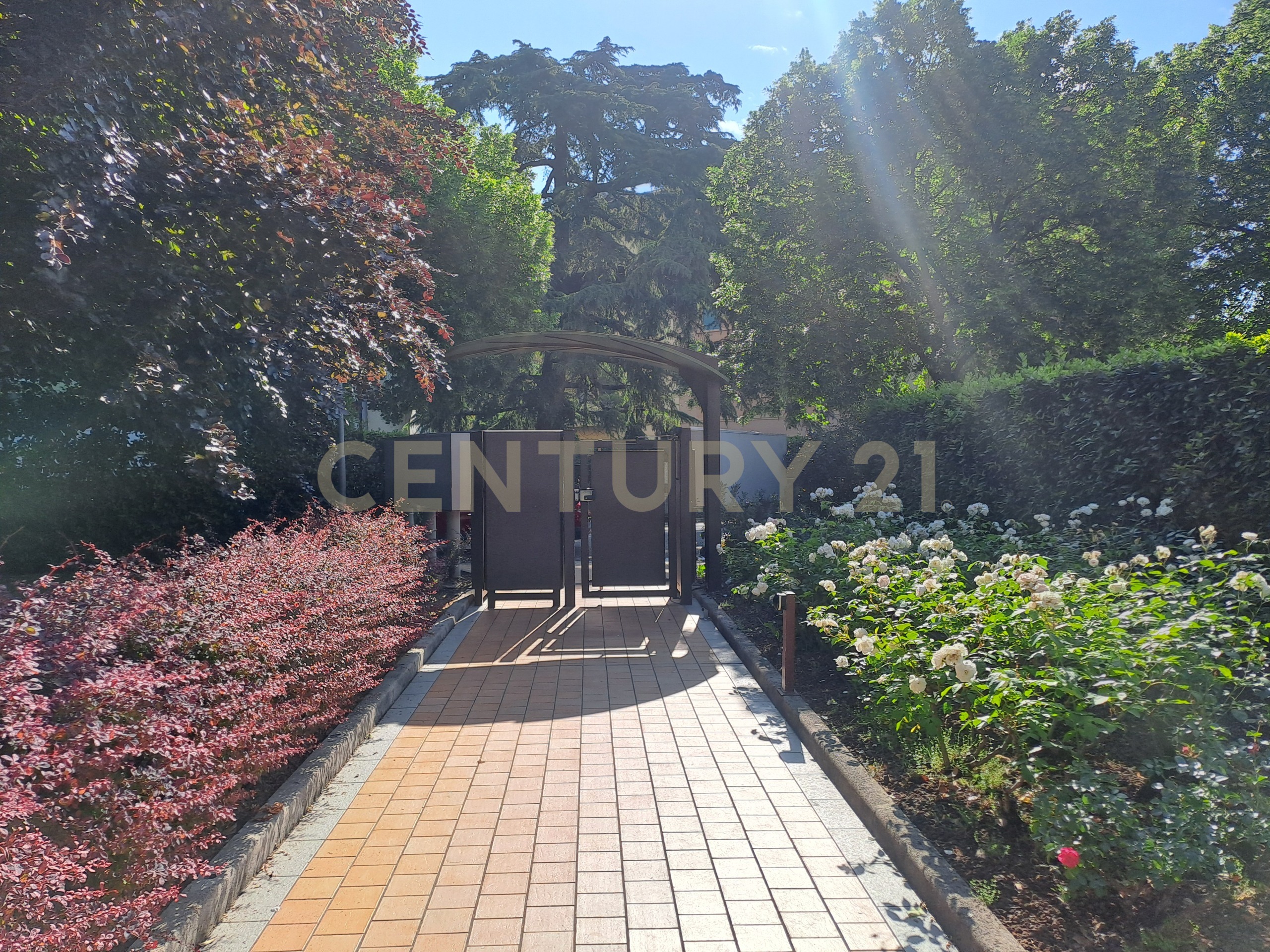 Bilocale con giardino in via ugo zannoni, Verona