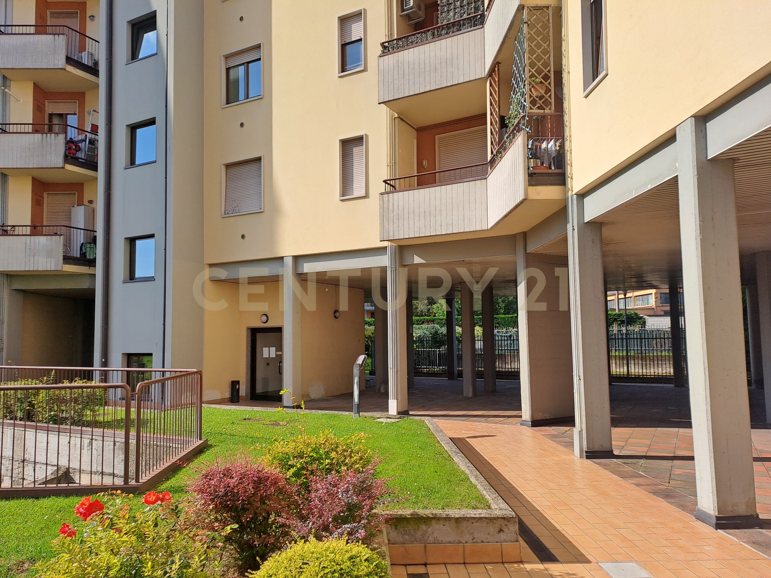 Bilocale con giardino in via ugo zannoni, Verona