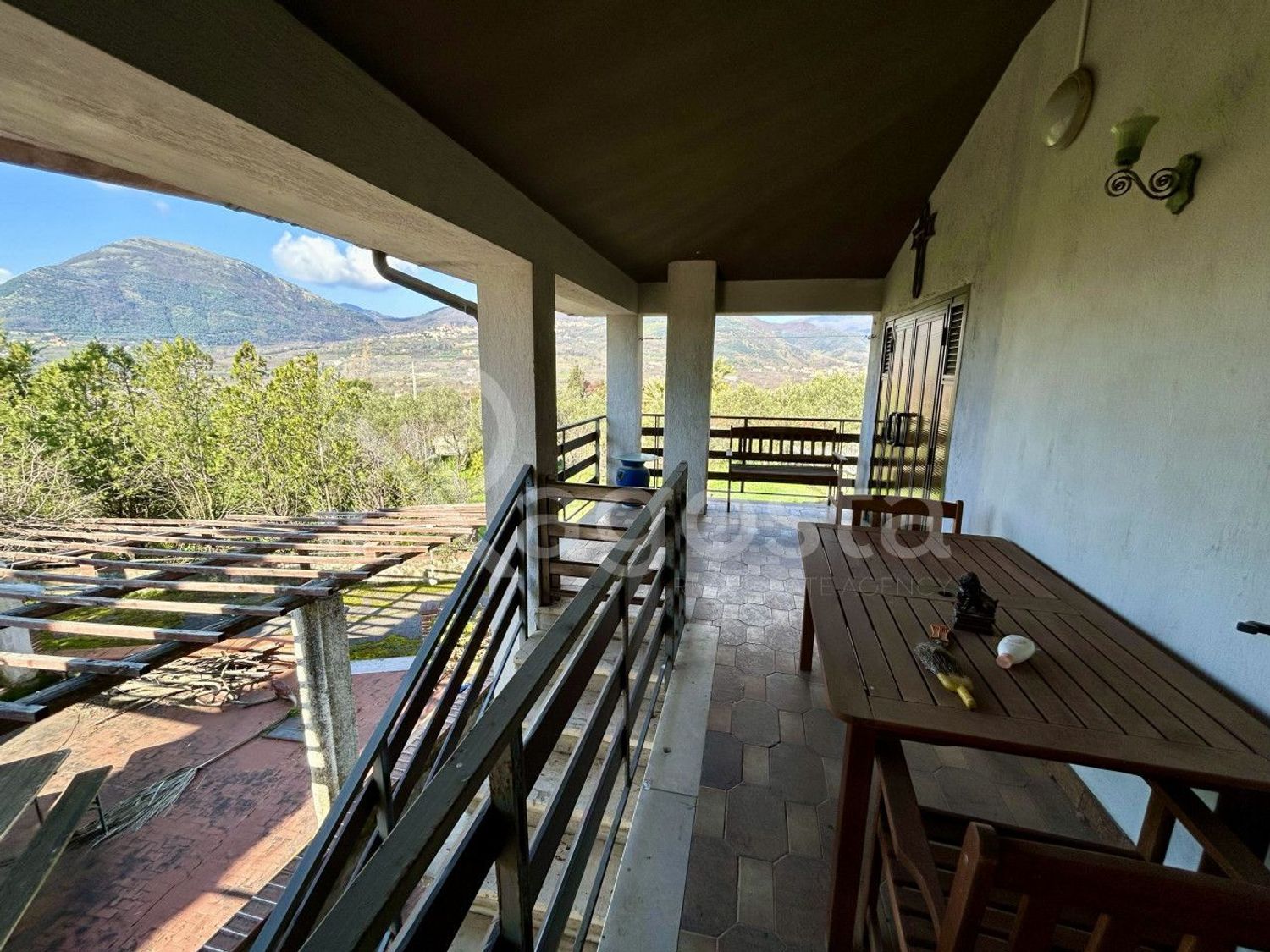 Villa in vendita a San Mango Piemonte