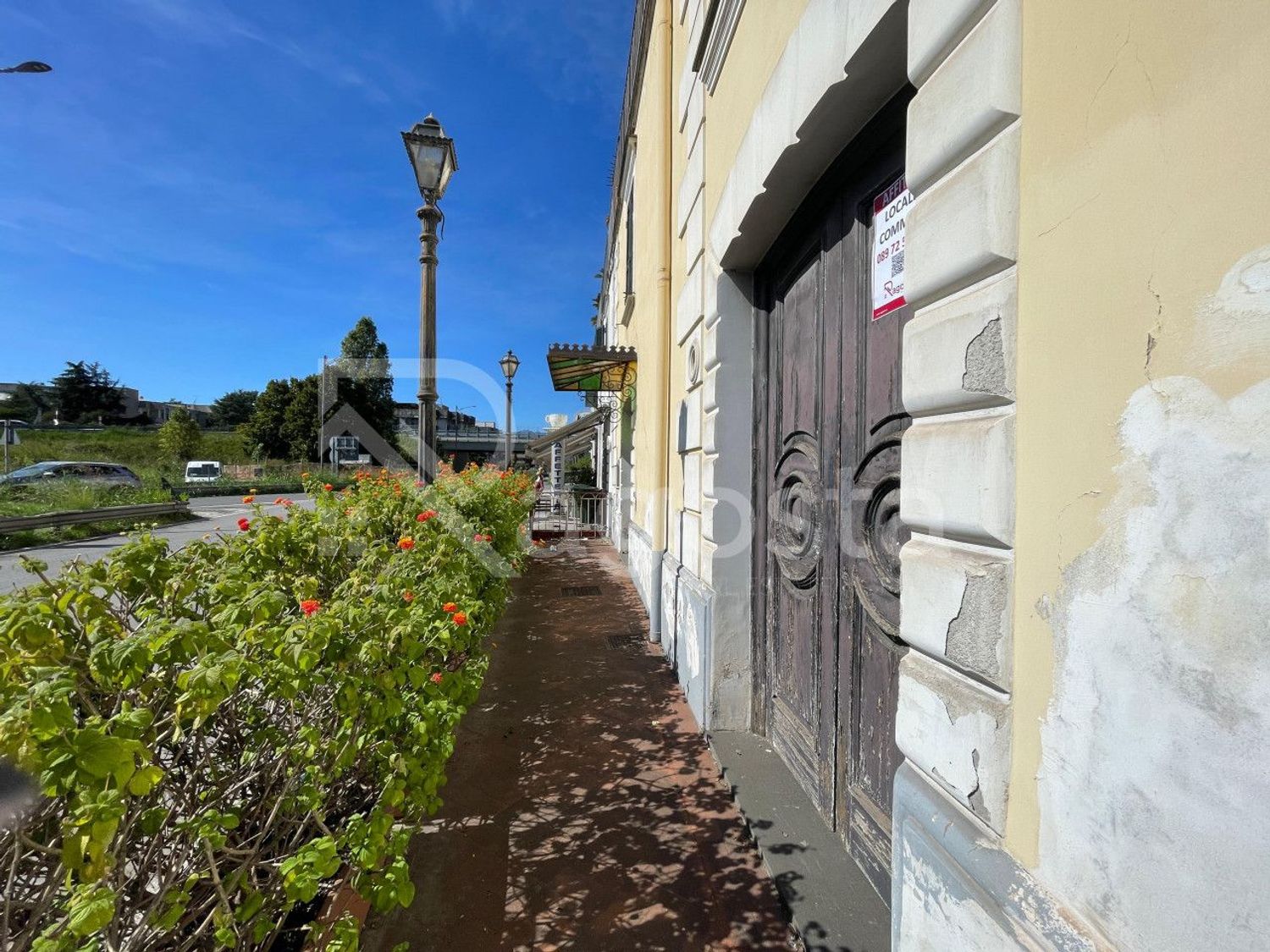 Locale commerciale in affitto a Salerno, INDUSTRIALE