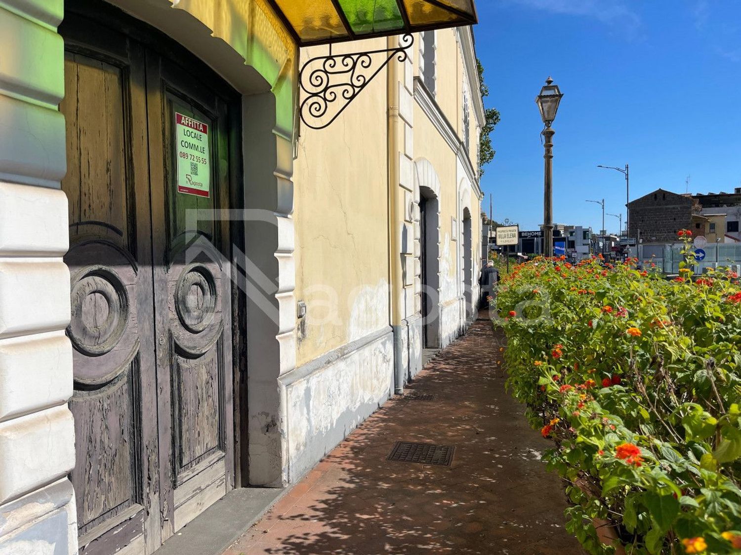 Locale commerciale in affitto a Salerno, INDUSTRIALE