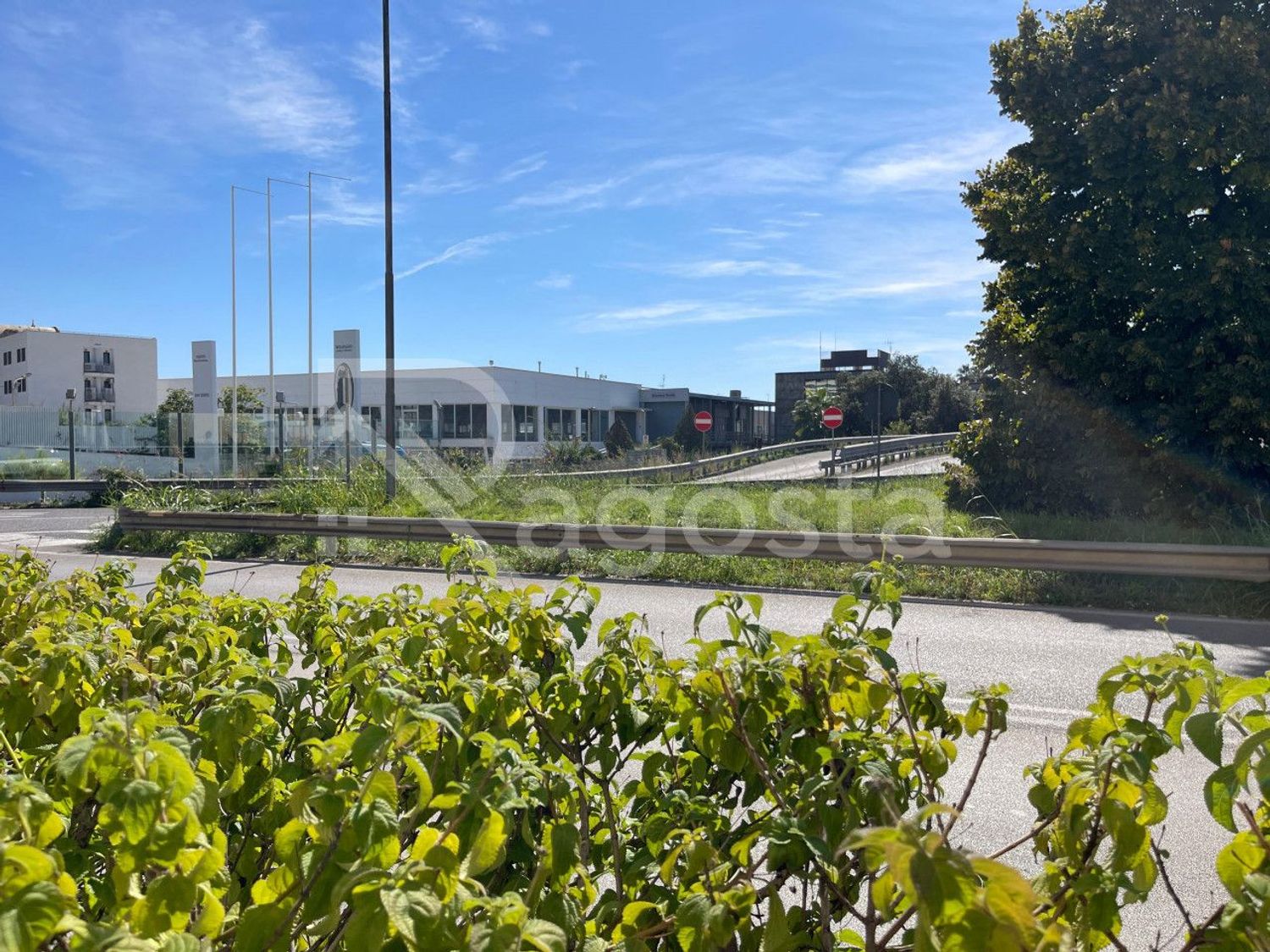 Locale commerciale in affitto a Salerno, INDUSTRIALE