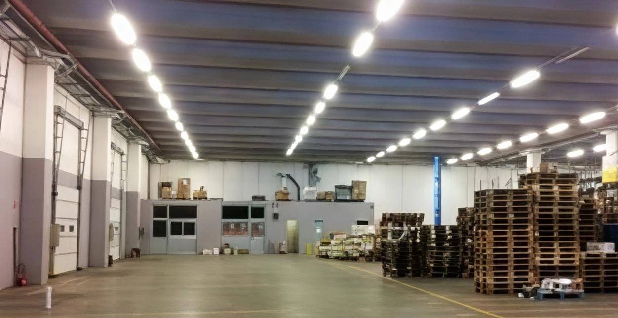 Locale commerciale in vendita a Salerno, INDUSTRIALE