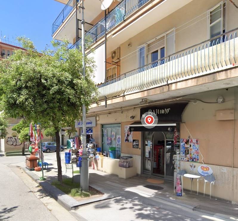 Locale commerciale in vendita a Salerno, MERCATELLO