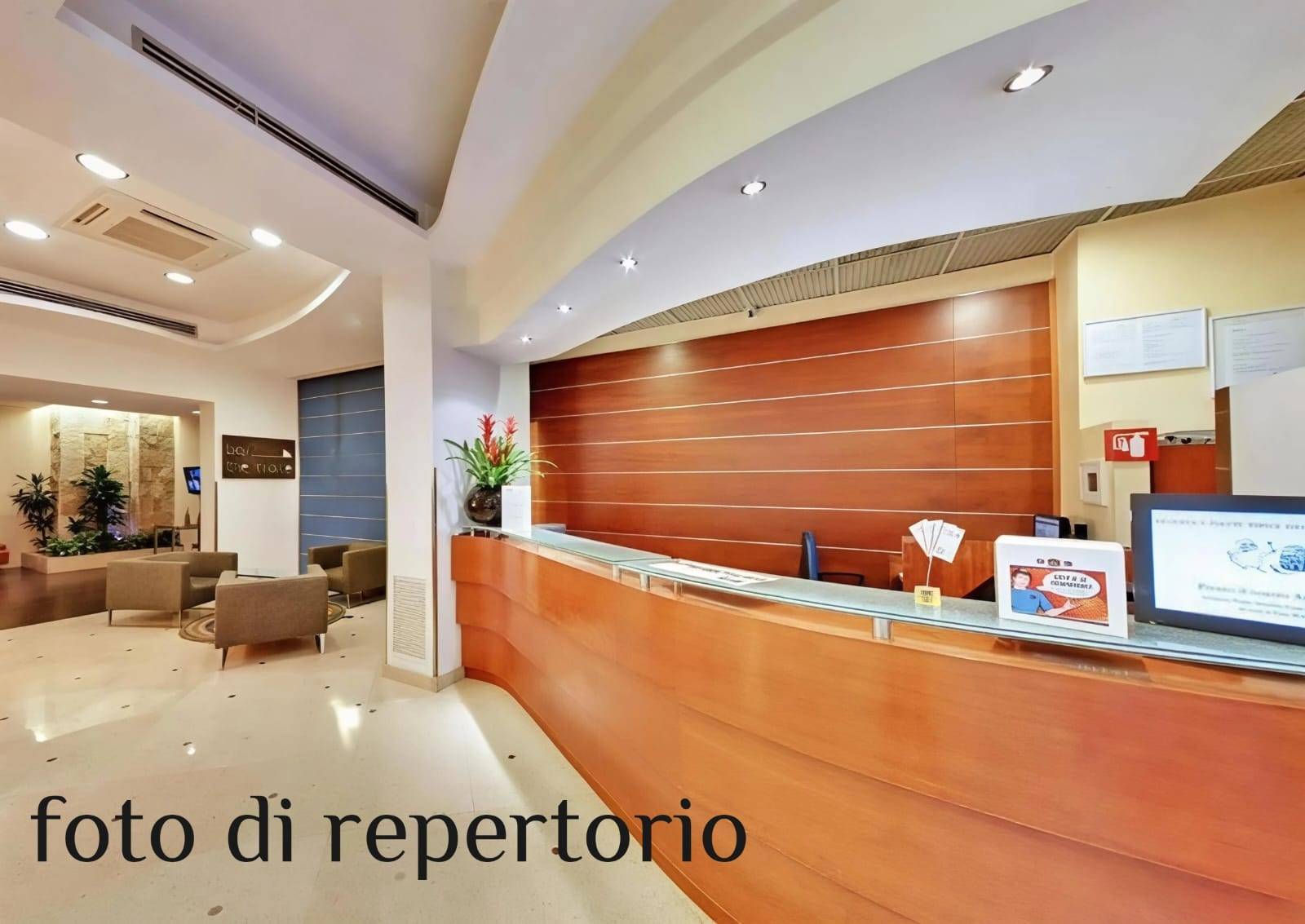 Edificio commerciale o terziario in vendita a Capaccio Paestum, Paestum