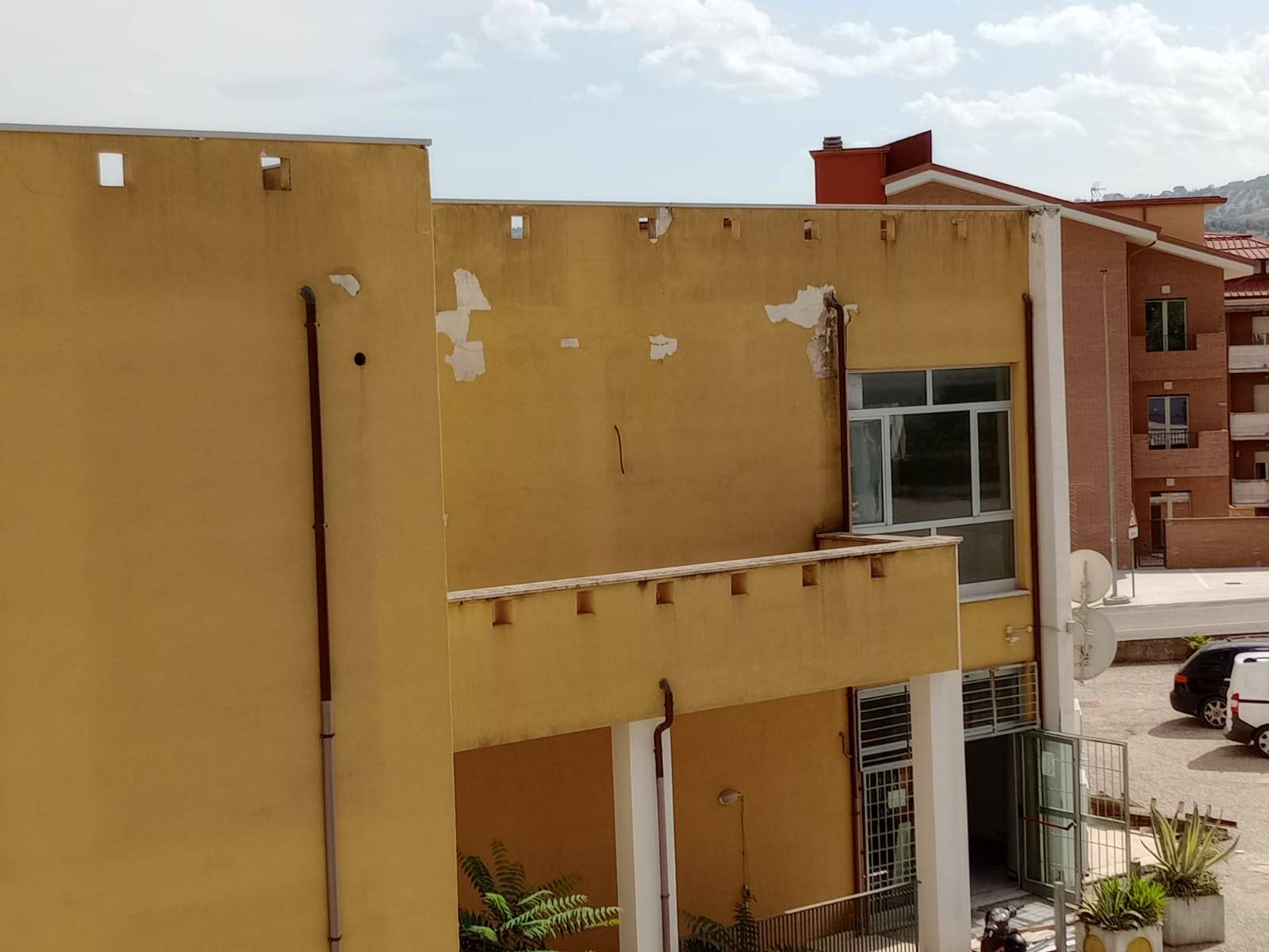 Locale commerciale in vendita a Bellante