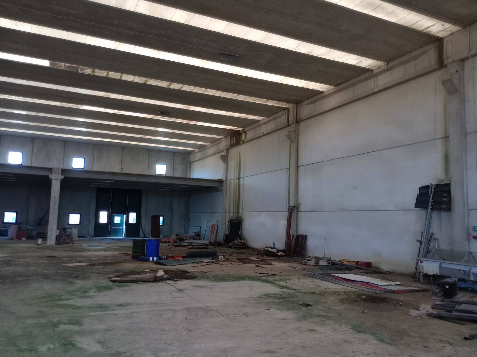 Capannone in vendita a Montesilvano