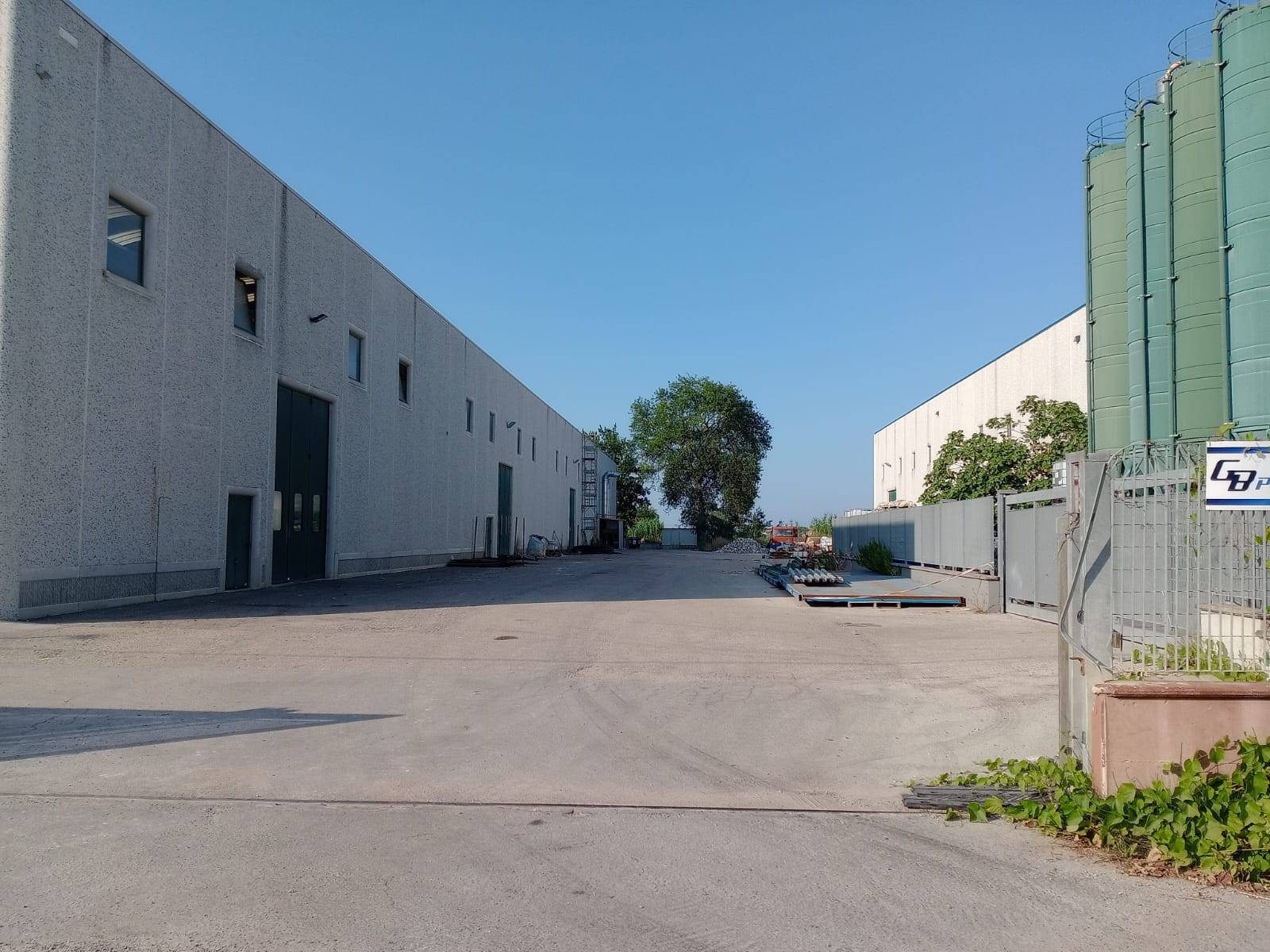 Capannone in vendita a Montesilvano