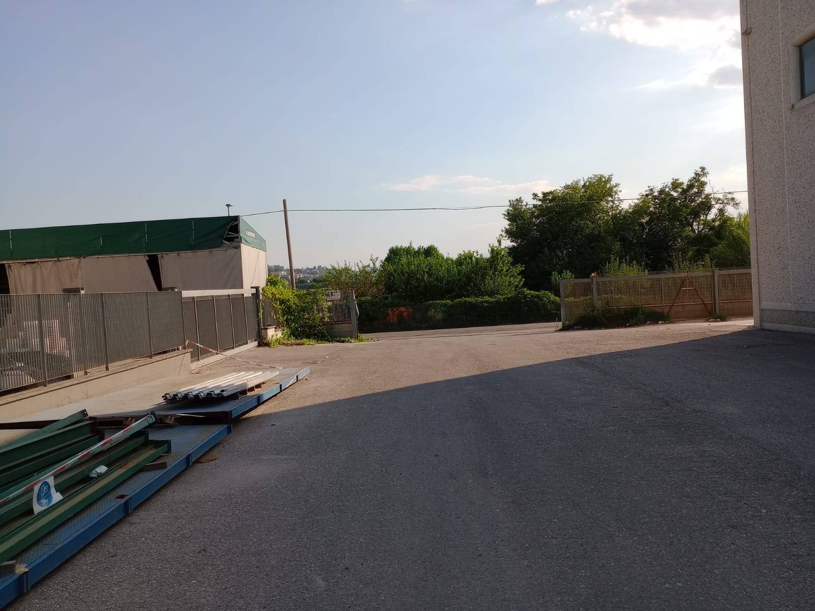 Capannone in vendita a Montesilvano