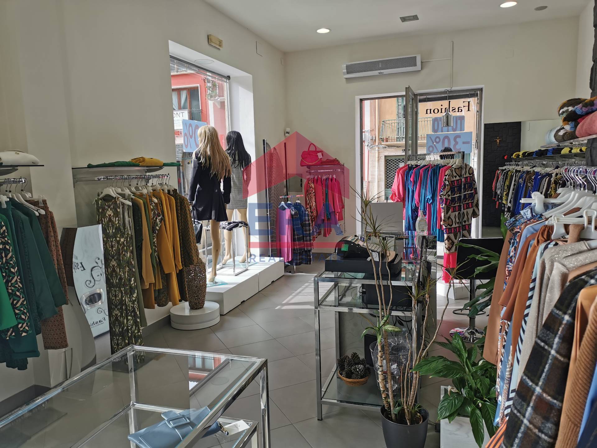 Locale Commerciale in vendita a Trapani, Zona pregiata