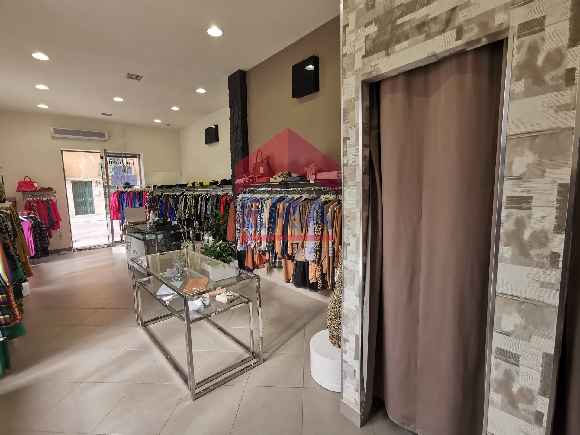 Locale Commerciale in vendita a Trapani, Zona pregiata