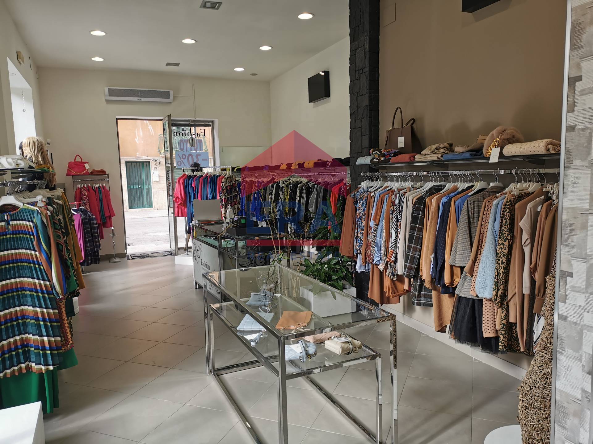 Locale Commerciale in vendita a Trapani, Zona pregiata