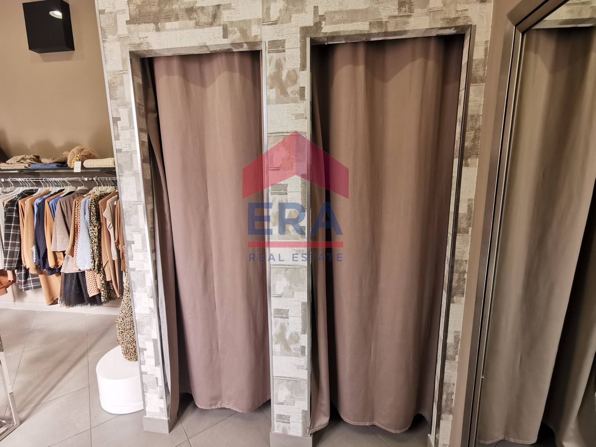 Locale Commerciale in vendita a Trapani, Zona pregiata