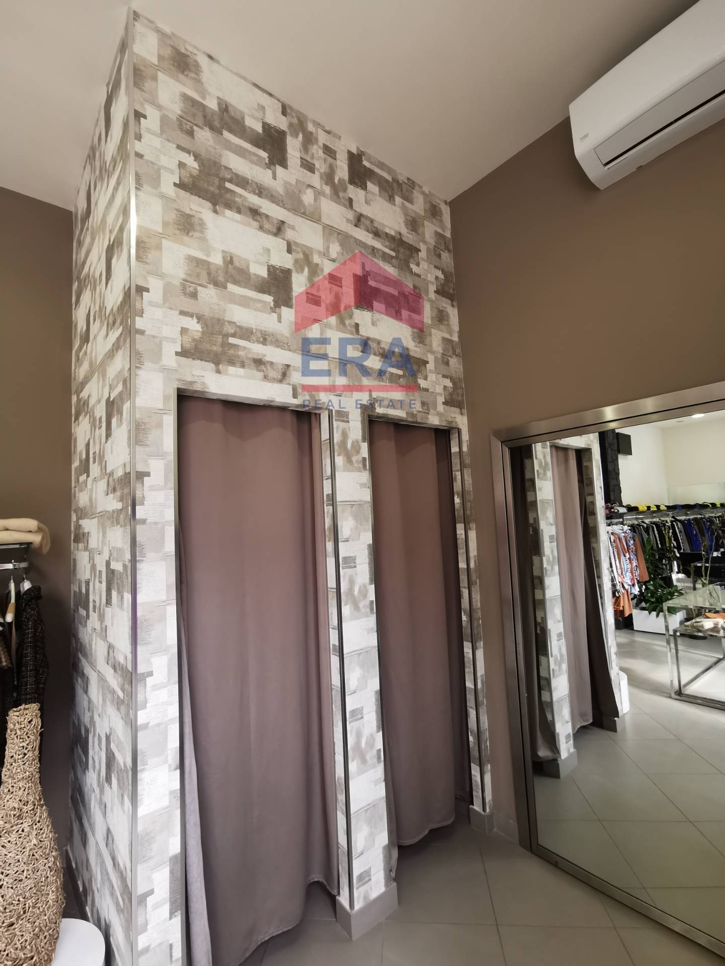 Locale Commerciale in vendita a Trapani, Zona pregiata