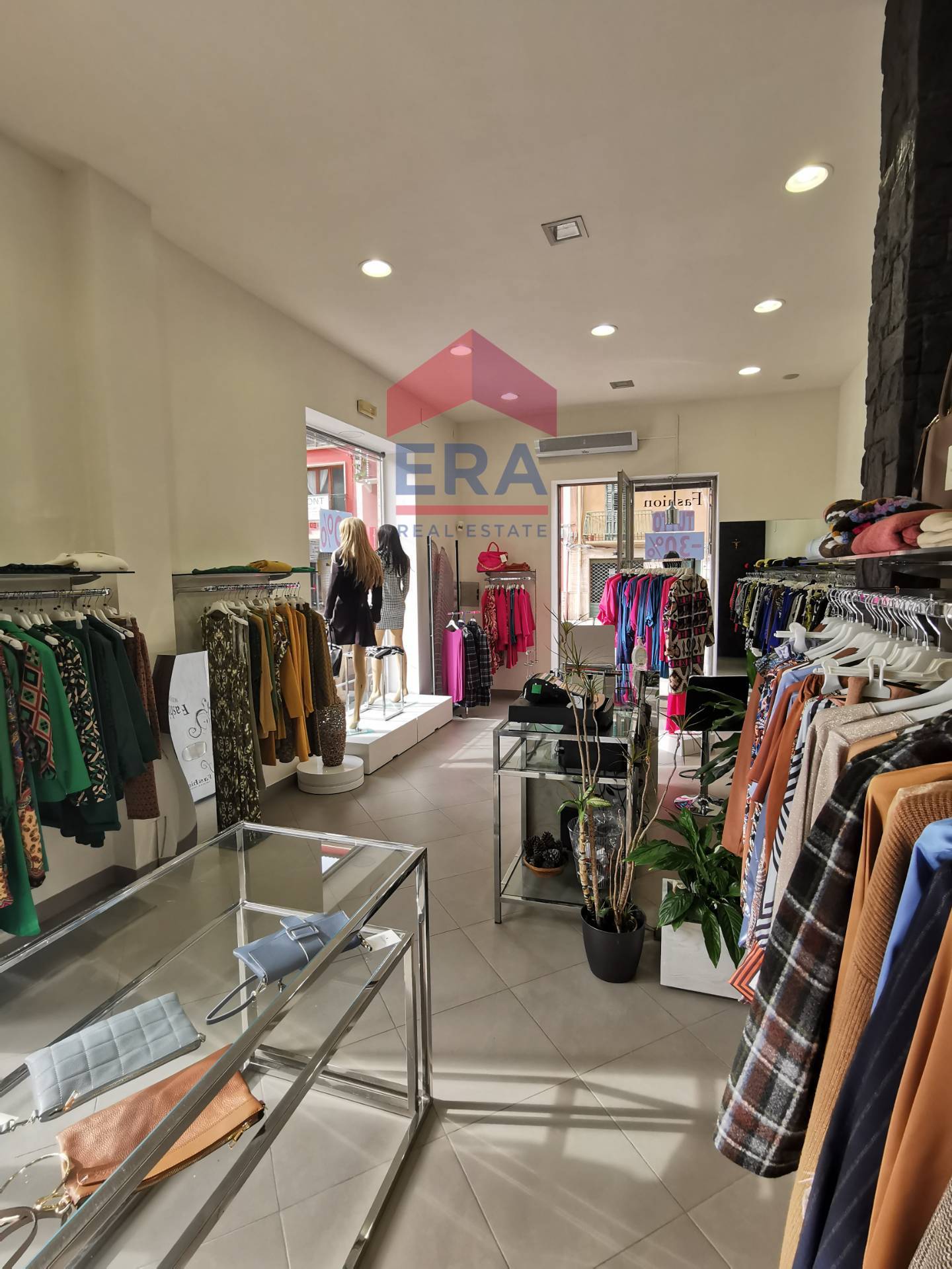 Locale Commerciale in vendita a Trapani, Zona pregiata