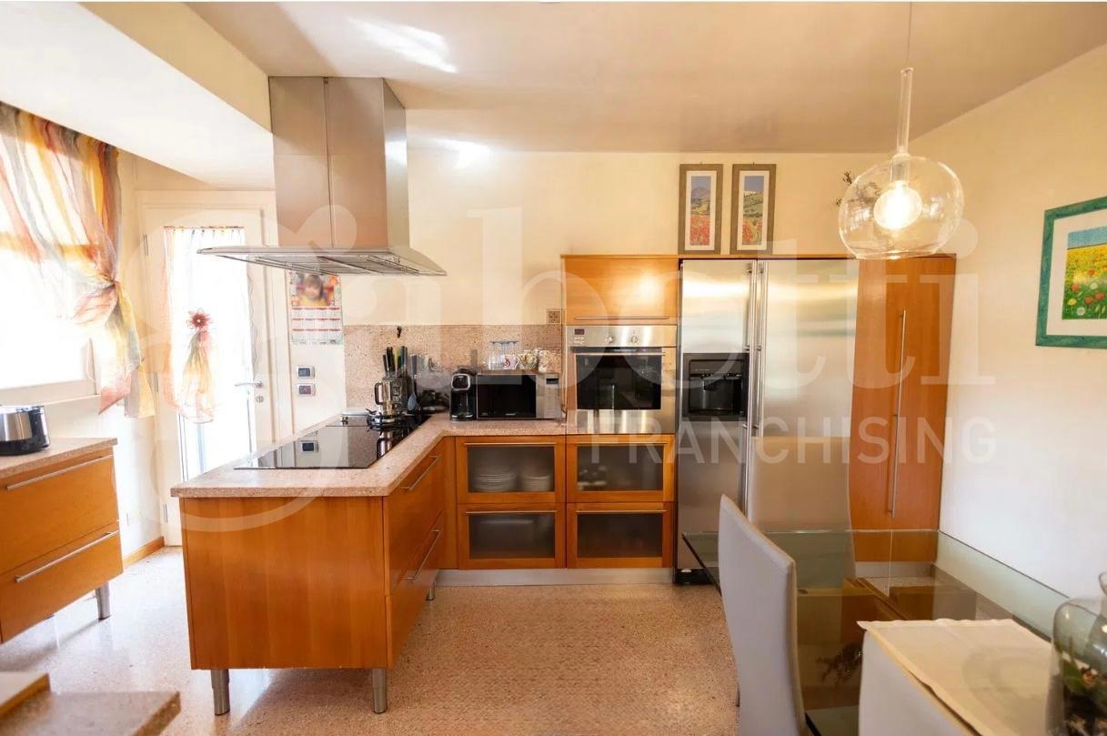 Villa con giardino a Istrana