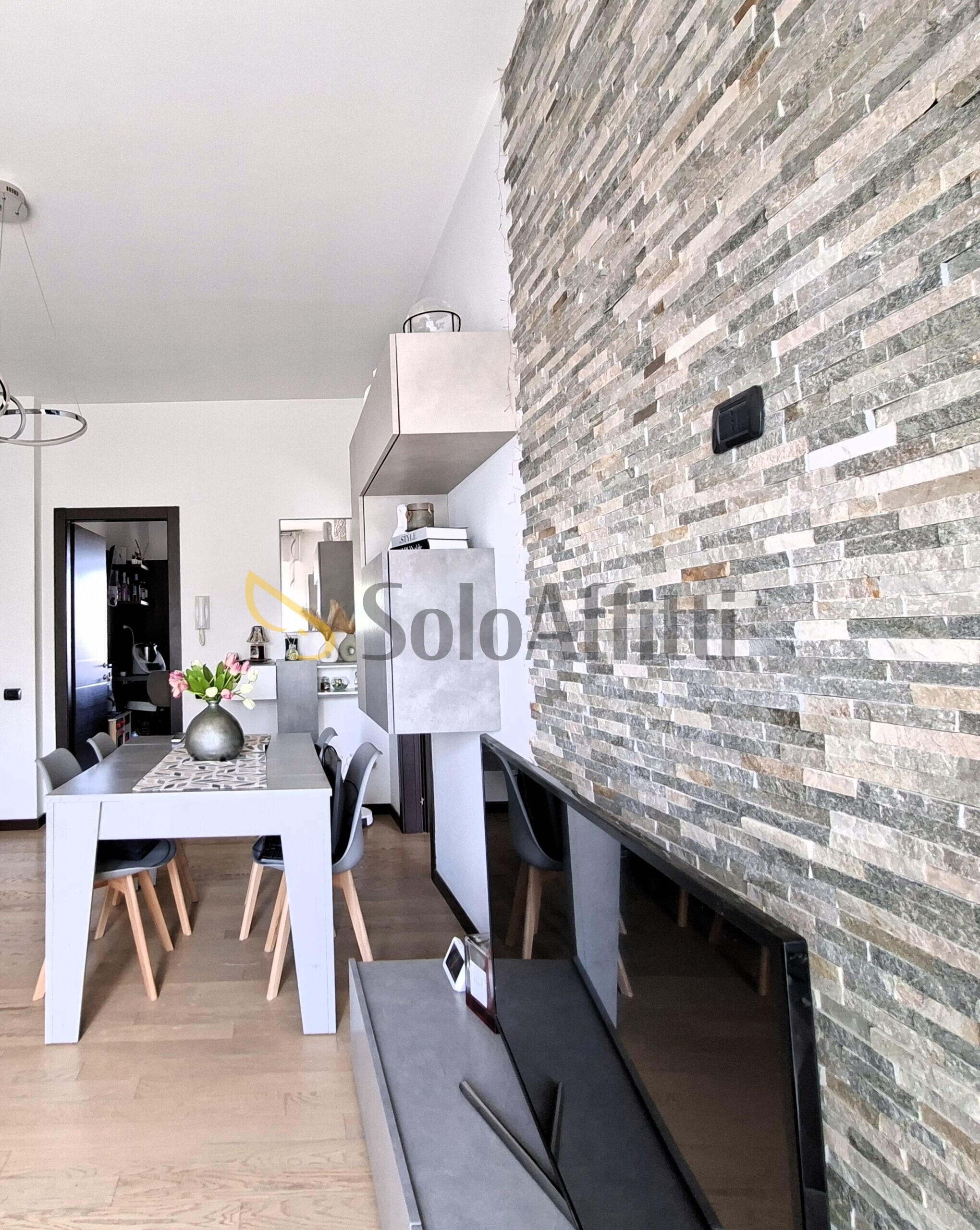Trilocale con box in via luigi einaudi 2, Muggi�