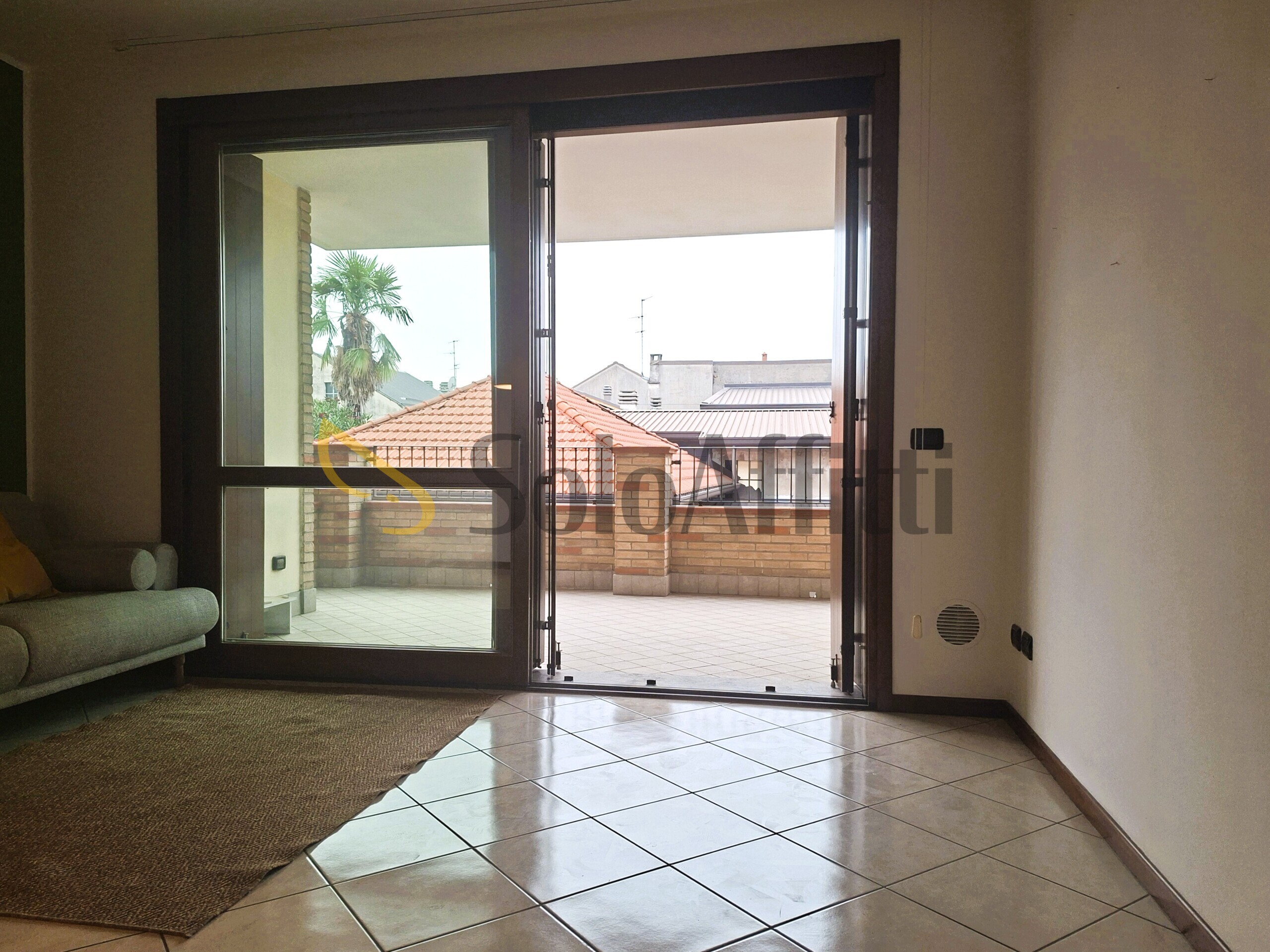 Bilocale con terrazzo in via pasubio 39, Lissone