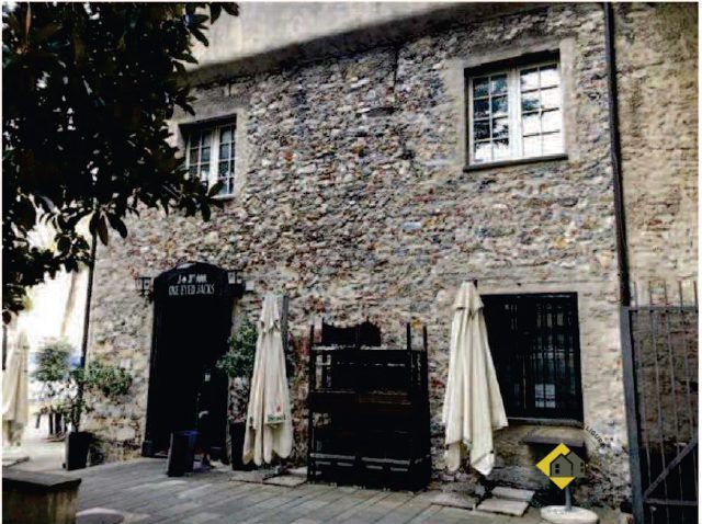 Locale commerciale in vendita a Genova