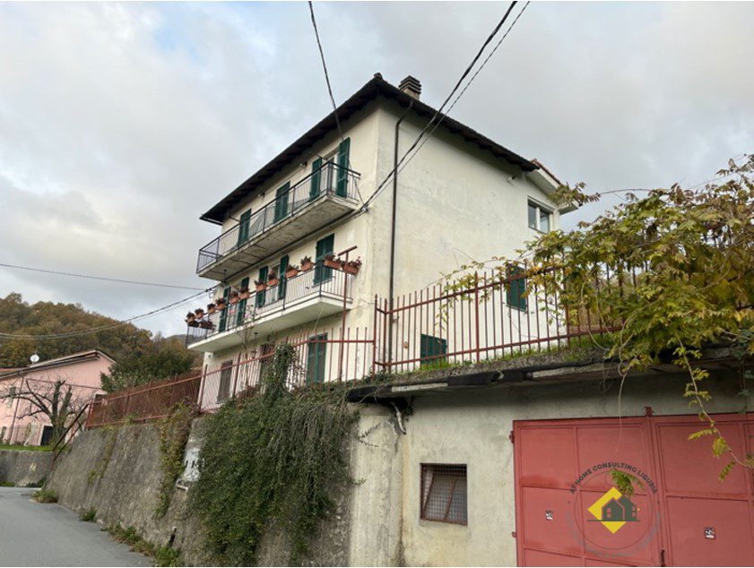 Appartamento in vendita a Savignone