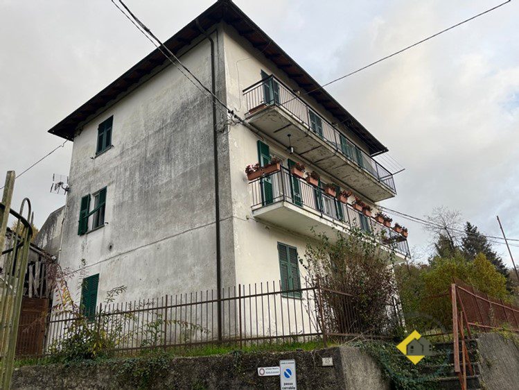 Appartamento in vendita a Savignone
