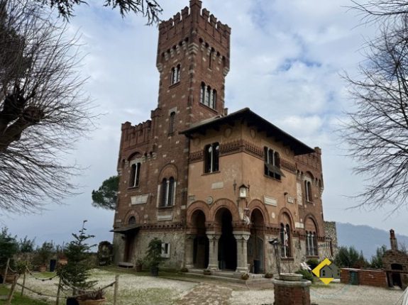 Rustico in vendita a Serra Ricc�