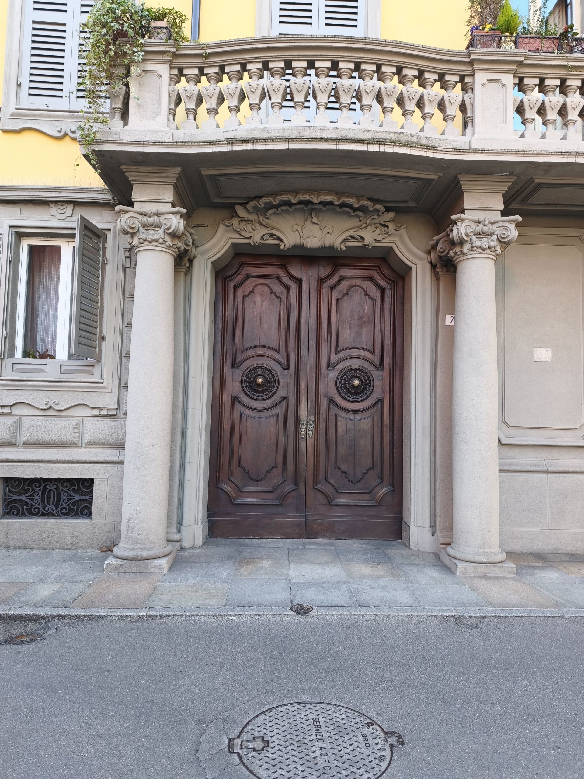 Posto auto coperto da ristrutturare in via mascherella 21, Modena