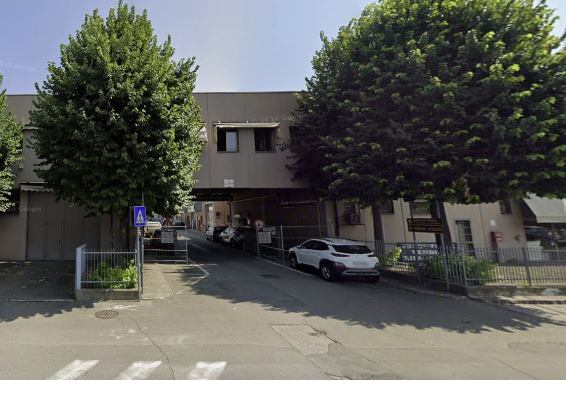 Laboratorio da ristrutturare in via sandro cabassi 42/g, Modena
