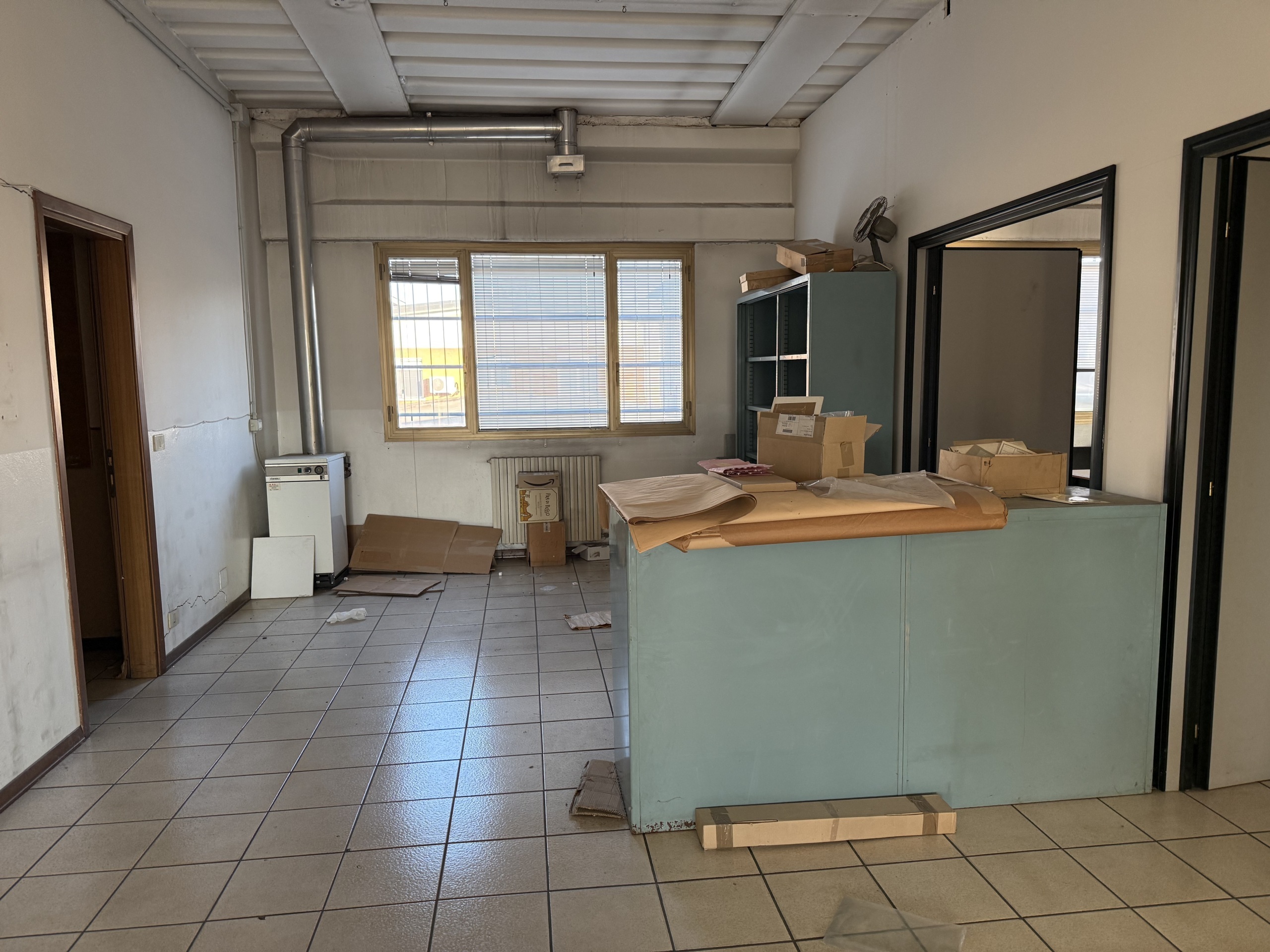 Laboratorio da ristrutturare in via sandro cabassi 42/g, Modena