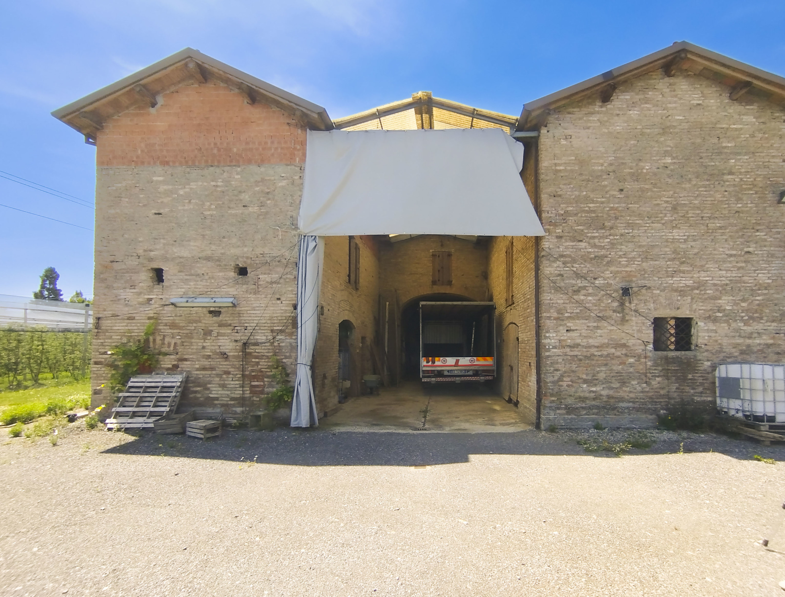 Rustico da ristrutturare in via marchiona 3, Modena