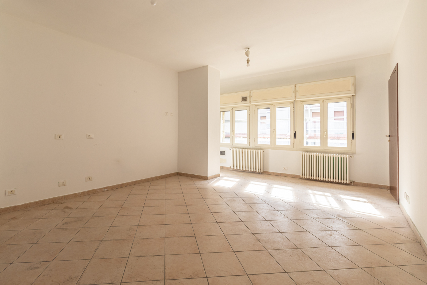 Ufficio in vendita in via gian battista pergolesi 194, Modena