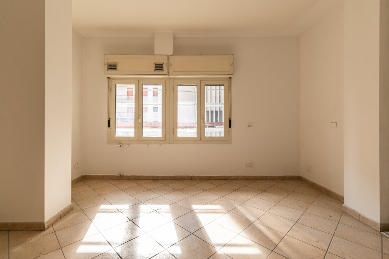 Ufficio in vendita in via gian battista pergolesi 194, Modena