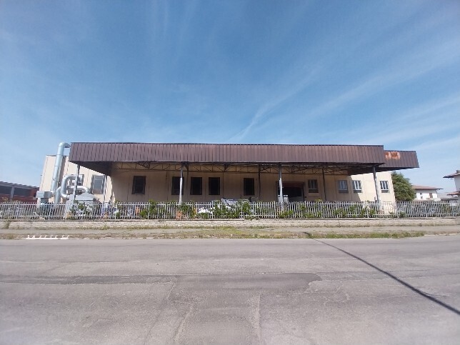 Capannone da ristrutturare in via giuseppe verdi, San Cesario sul Panaro