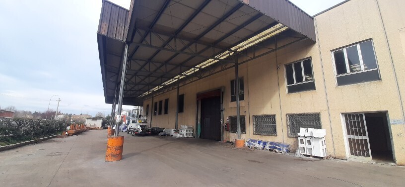 Capannone da ristrutturare in via giuseppe verdi, San Cesario sul Panaro