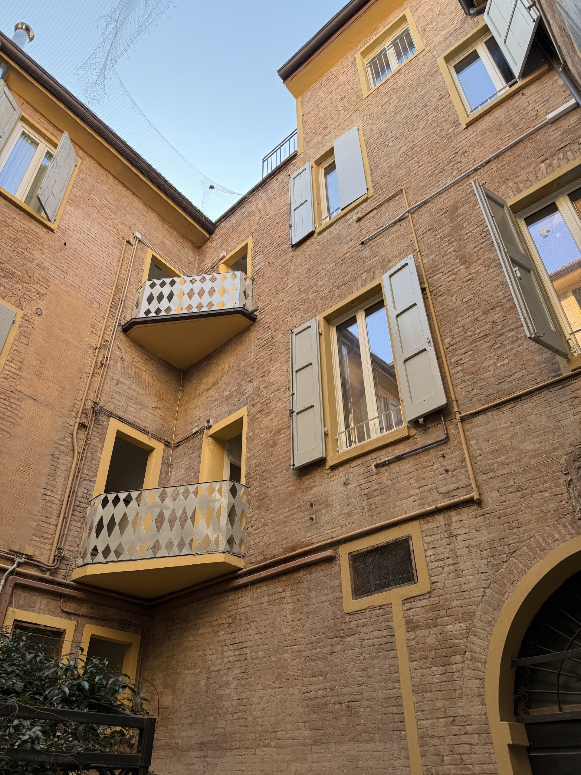 Quadrilocale ristrutturato in via mascherella 23, Modena