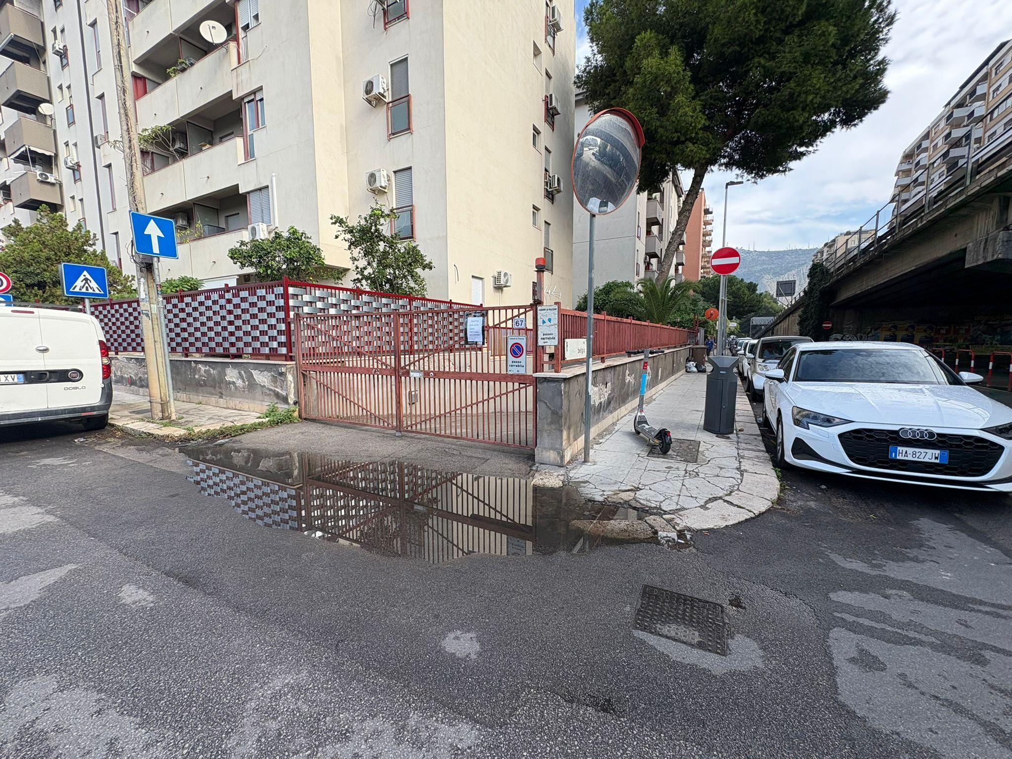 Posto auto coperto in affitto in via monti iblei, Palermo