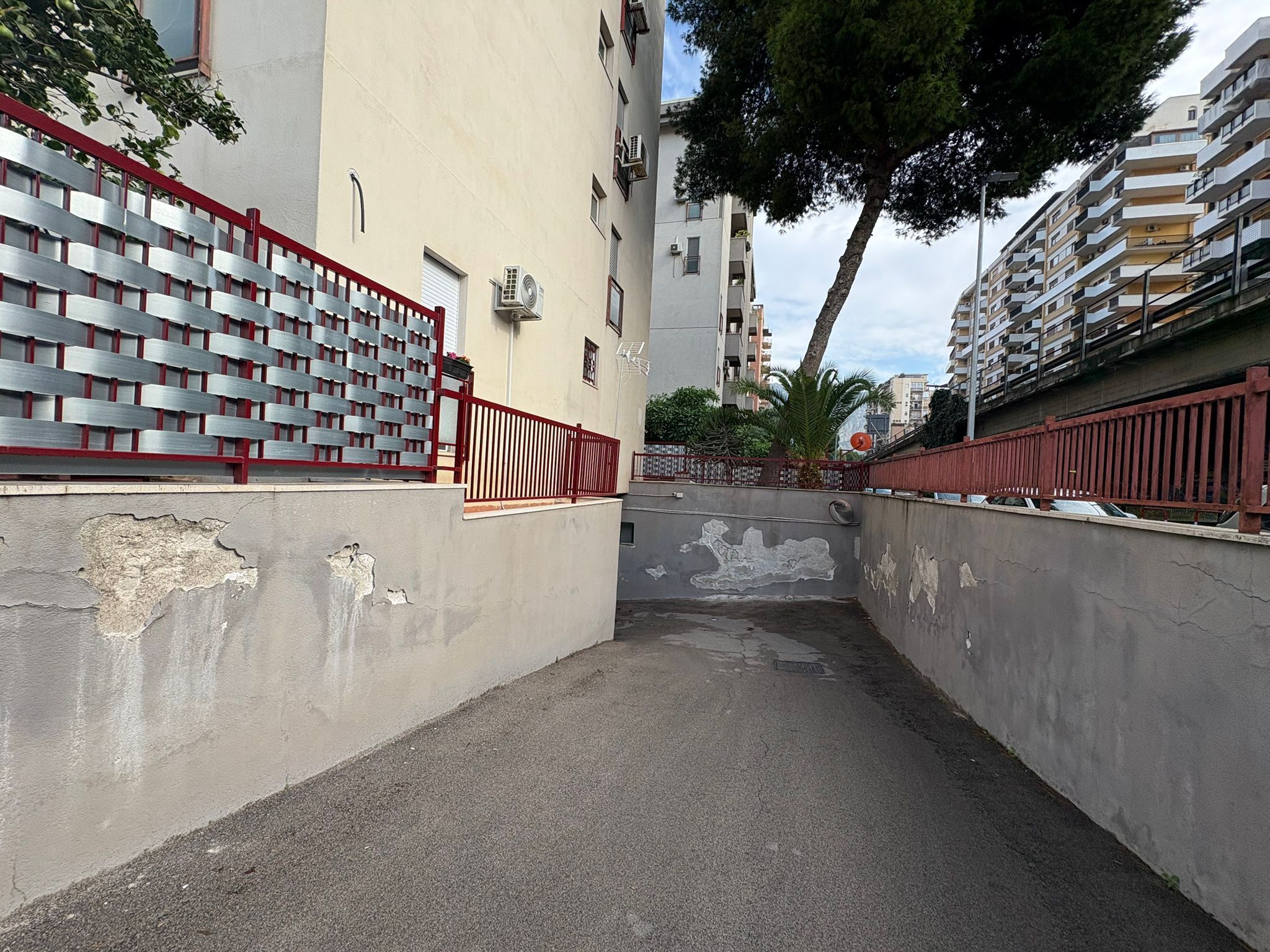 Posto auto coperto in affitto in via monti iblei, Palermo