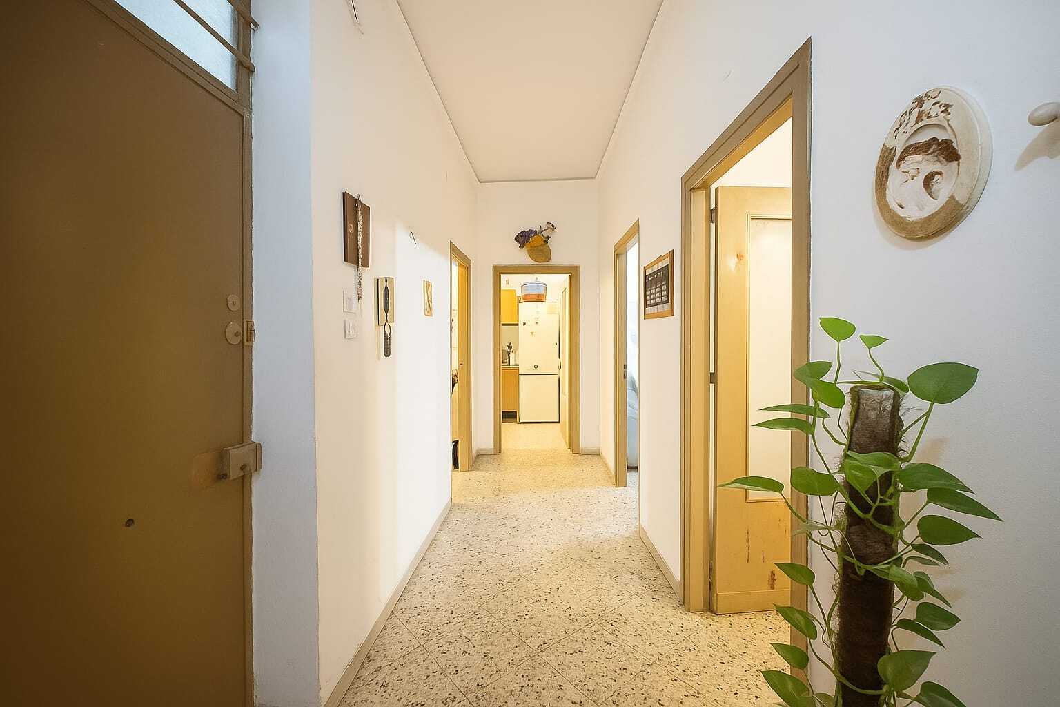 Quadrilocale in vendita in via ruggerone da palermo 52, Palermo