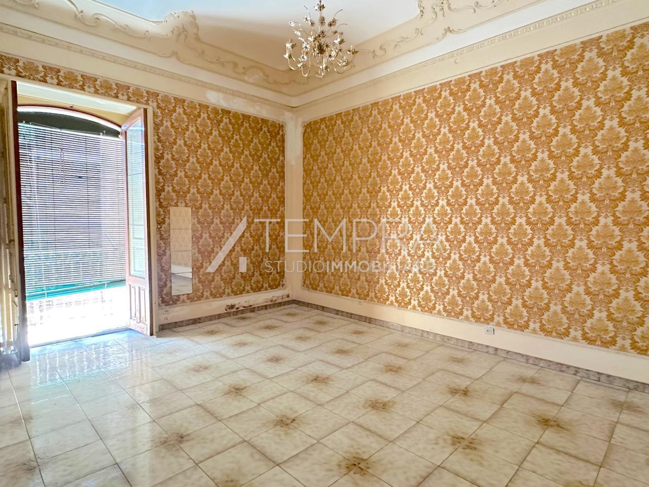 Casa indipendente in vendita in via inzerilli, Adrano