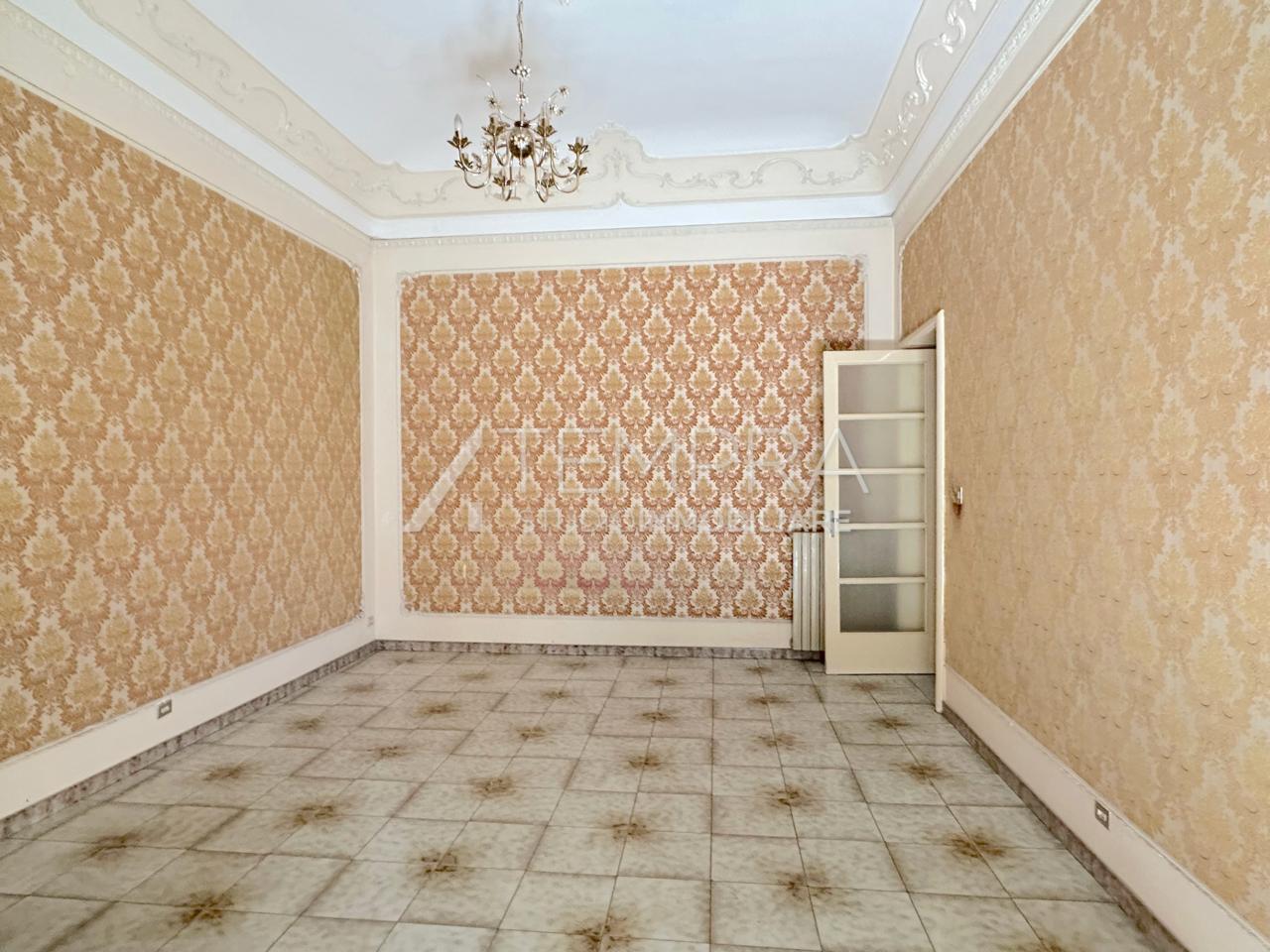 Casa indipendente in vendita in via inzerilli, Adrano