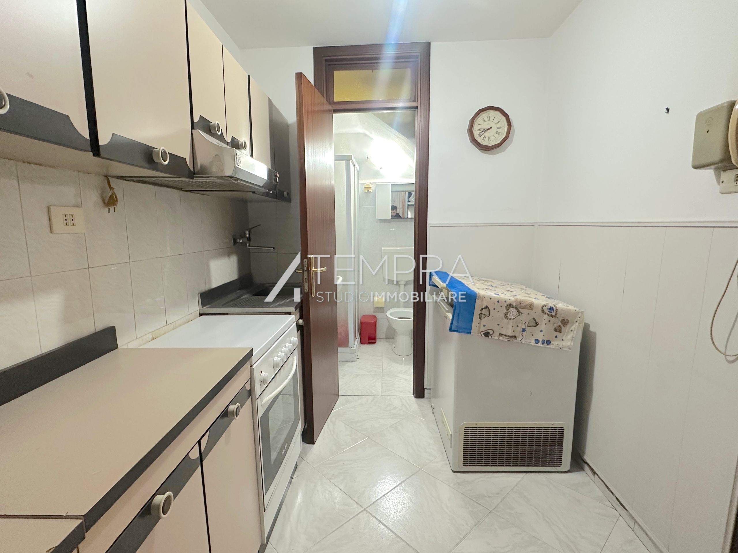 Casa indipendente da ristrutturare in piazza giuseppe di vittorio, Adrano