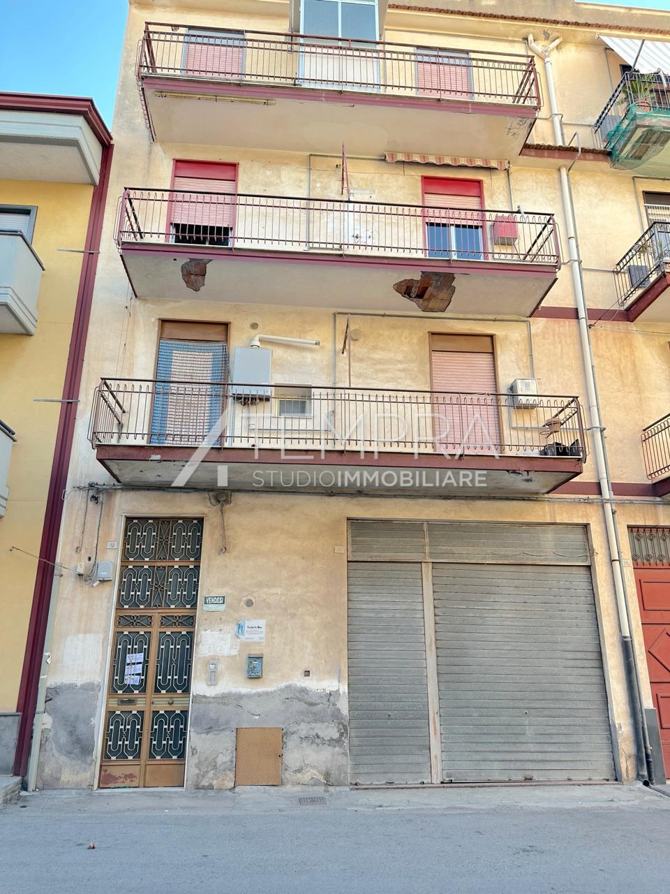 Appartamento in vendita in via della costituzione 32, Adrano