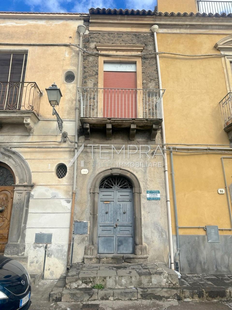 Casa indipendente da ristrutturare a Adrano
