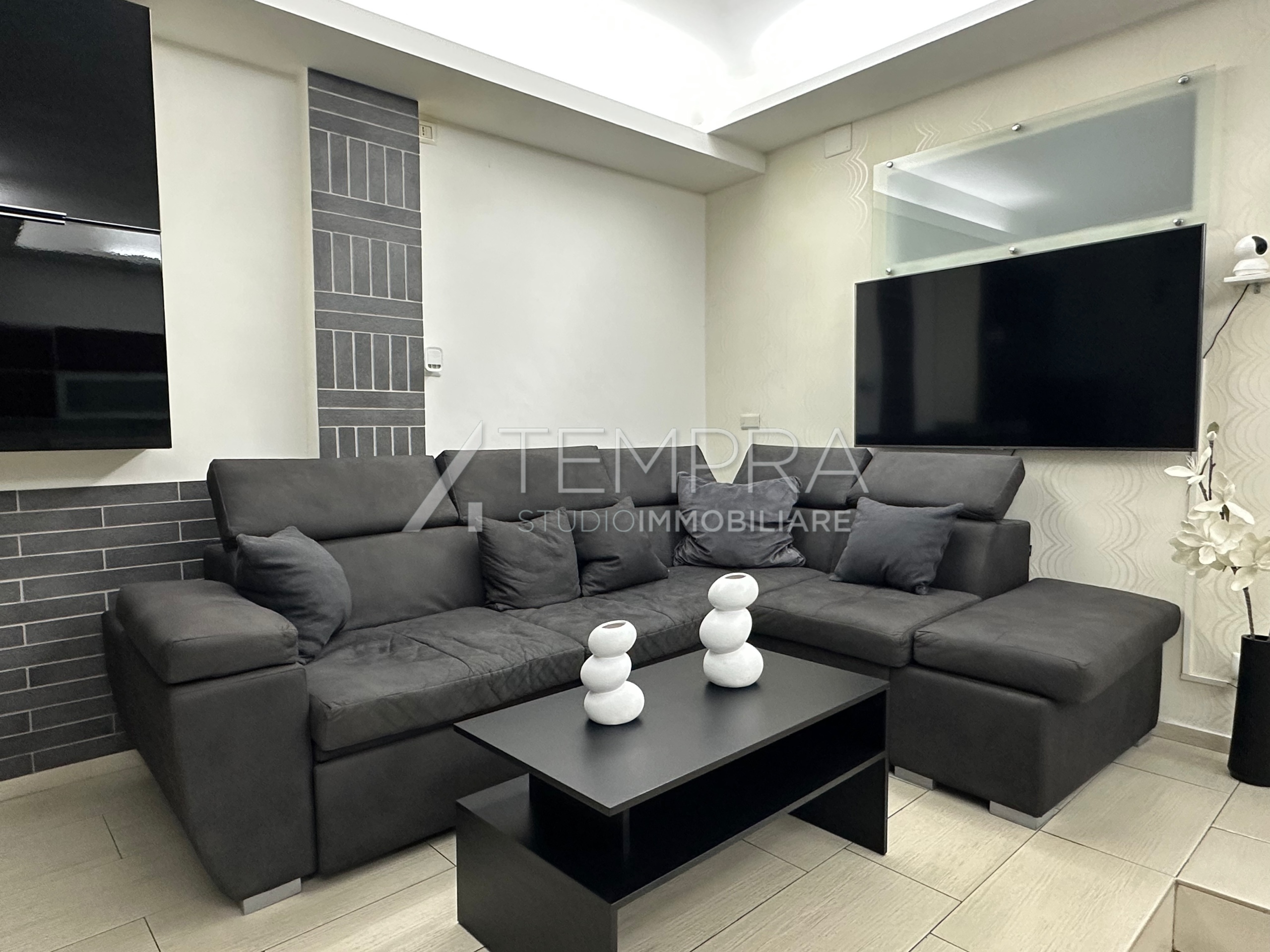 Casa indipendente in vendita in via solicchiata, Adrano