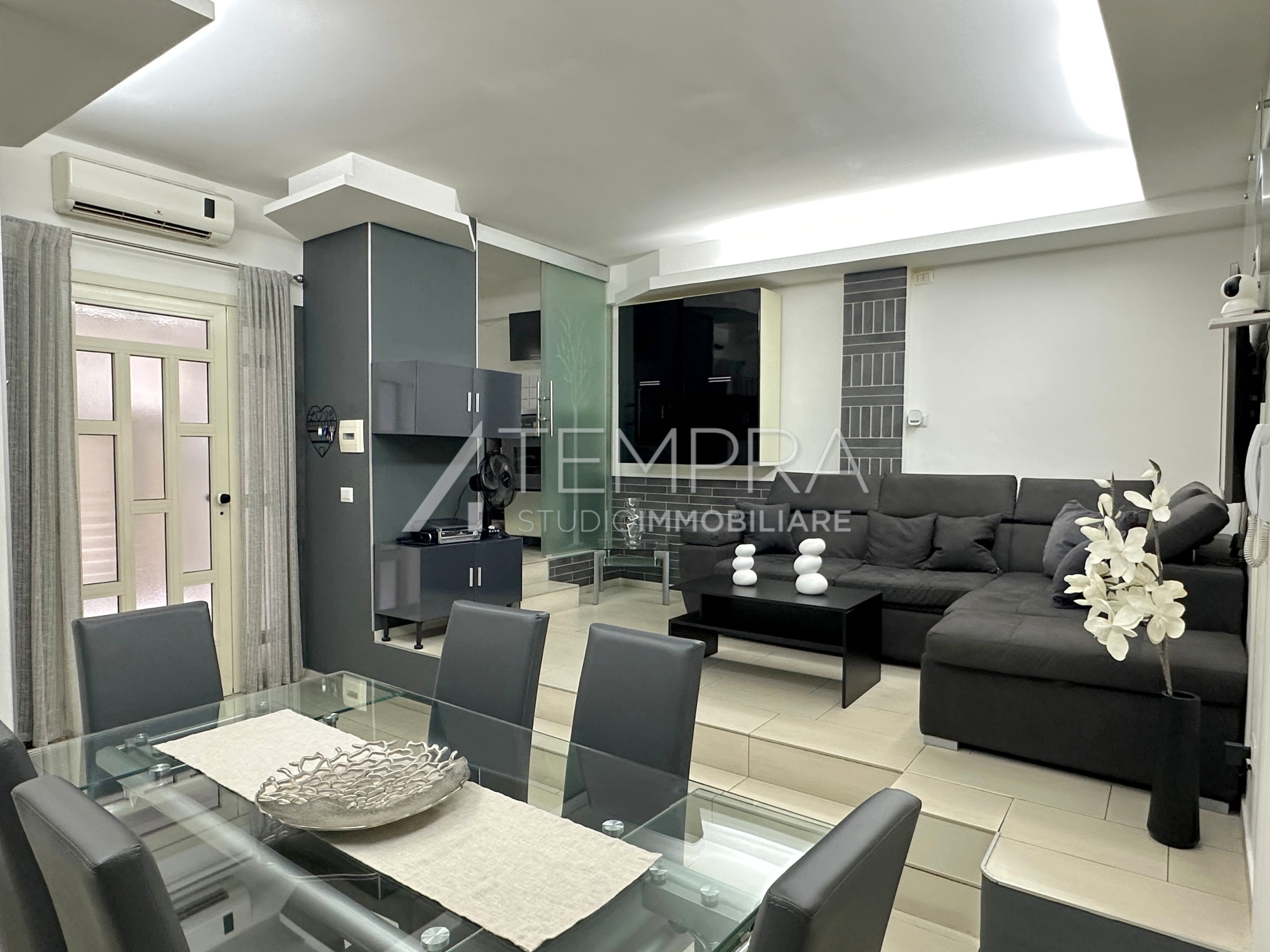 Casa indipendente in vendita in via solicchiata, Adrano