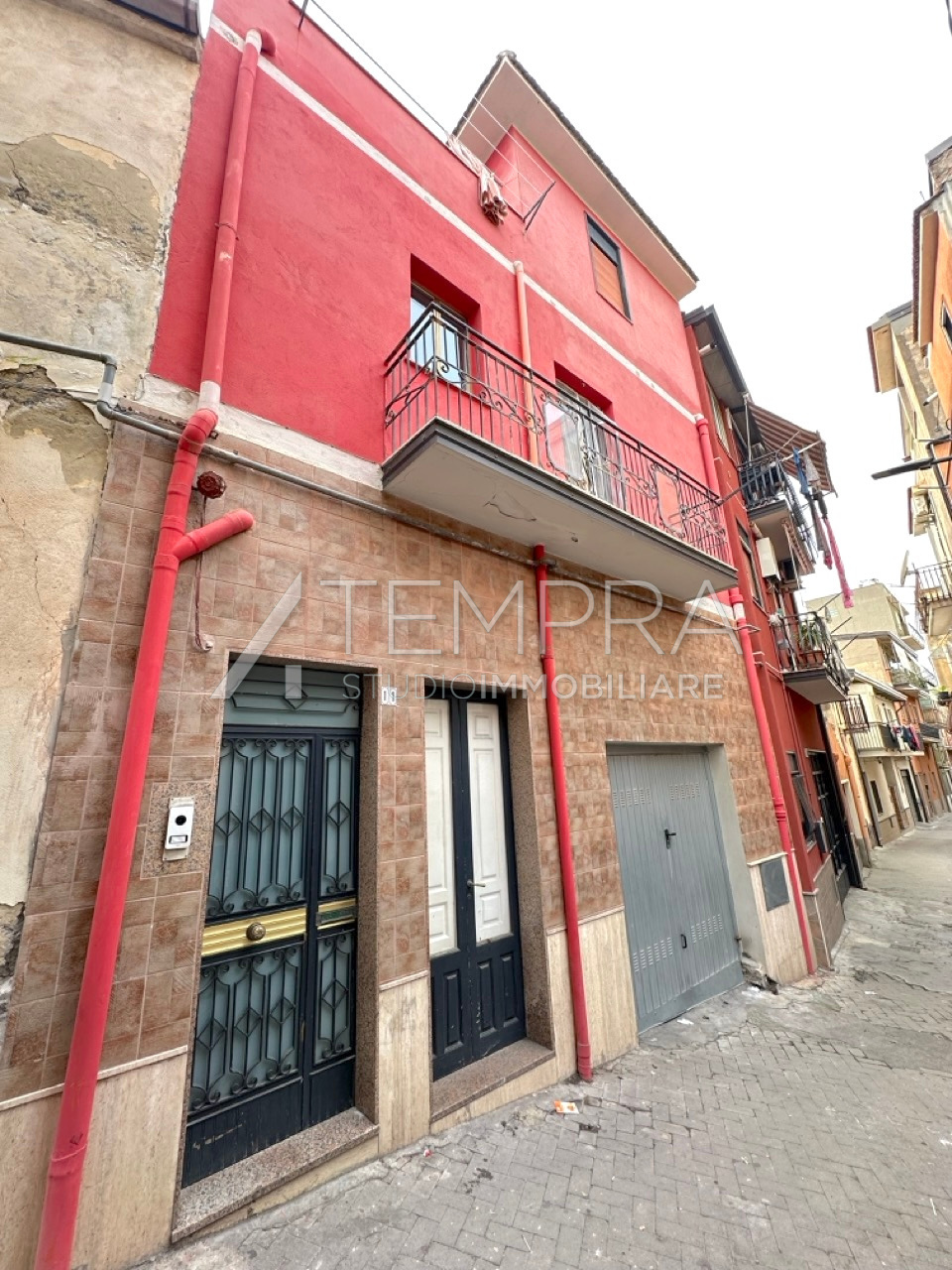 Casa indipendente in vendita a Adrano