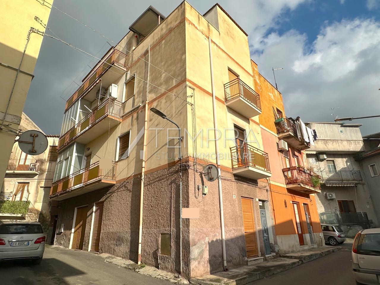Appartamento in vendita in via tommaseo 35, Adrano